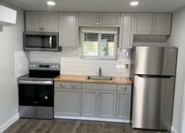 Property at 655 Rogue River Hwy Unit 4, Gold Hill, OR, 97525, 1 bed, 1 bath, [object Object]