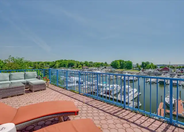 Property at 18 Shady Glen Ct, New Rochelle, NY, 10805, 2 beds, 2 baths, [object Object]