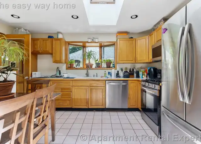 Property at 27 Murray Hill Rd Unit 2, Cambridge, MA, 02140, 4 beds, 2 baths, [object Object]