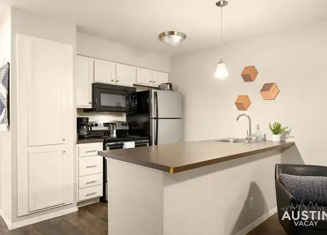 Property at Zilker Walk - 1117 Hollow Creek Dr, Austin, TX, 78704, 1 bed, 1 bath, [object Object]