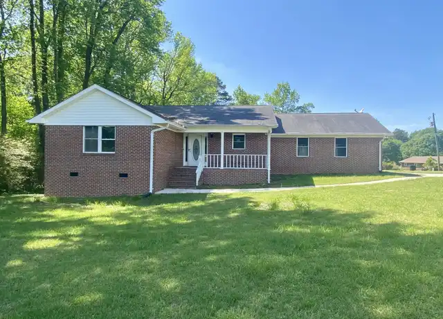 Property at 240 Carlton Dr, Hartwell, GA, 30643, 3 beds, 2 baths, [object Object]