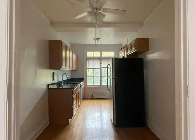 Property at 911 Elmwood Ave Unit E3, Evanston, IL, 60202, 1 bed, 1 bath, [object Object]