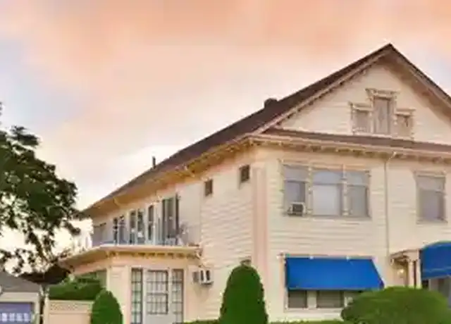 Property at 2085 Acushnet Ave, New Bedford, MA, 02745, 2 beds, 1 bath, [object Object]