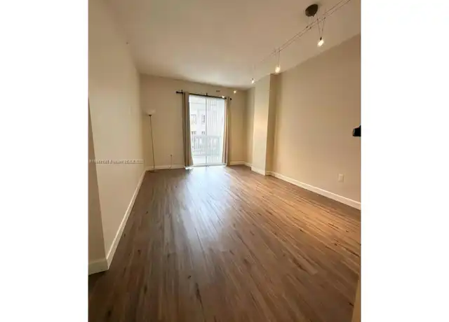 Property at 10 Aragon Ave, Miami, FL, 33134, 1 bed, 1 bath, [object Object]