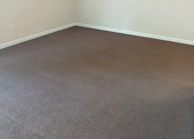 Property at 319 E Mill St, Carbondale, IL, 62901, 1 bed, 1 bath, [object Object]