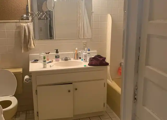 Property at 410 5th St NE Unit 3, Minneapolis, MN, 55413, 4 beds, 1 bath, [object Object]