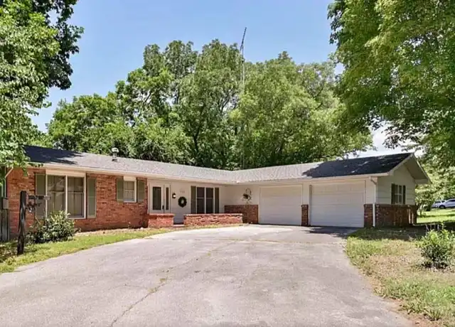 Property at 955 E 13th St, Cassville, MO, 65625, 4 beds, 3 baths, [object Object]