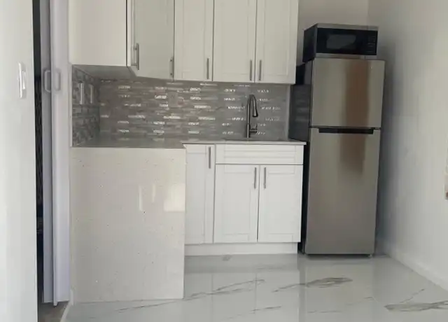 Property at 4241 SW 135th Ave, Miami, FL, 33175, 1 bed, 1 bath, [object Object]