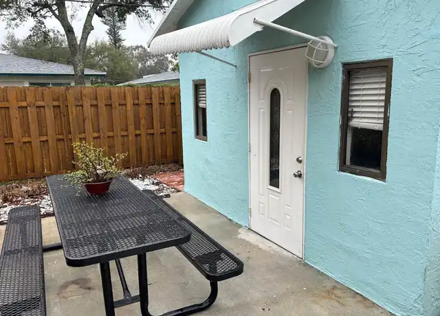 Property at 230 SW 15th St, Fort Lauderdale, FL, 33315, 1 bed, 1 bath, [object Object]