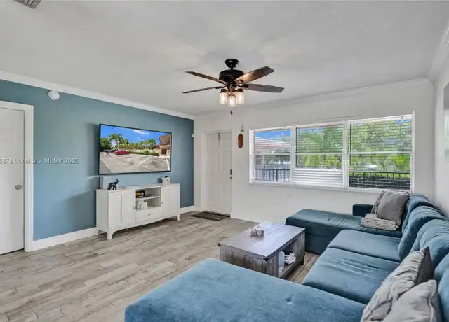 Property at 2451 NE 49th St #212, Fort Lauderdale, FL, 33308, 1 bed, 1 bath, [object Object]