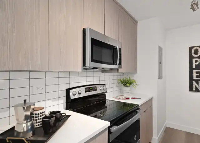 Property at 3200 E Union St Unit 303, Seattle, WA, 98122, 2 beds, 1 bath, [object Object]