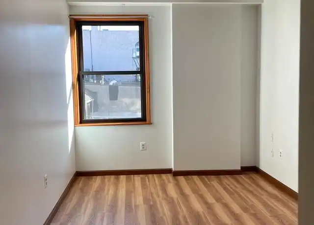 Property at 146 N 10th St Unit 4B, Philadelphia, PA, 19107, 1 bed, 1 bath, [object Object]
