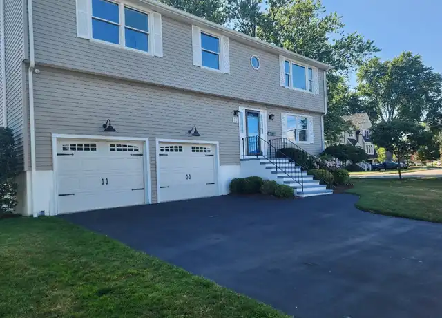 Property at 18 Newell Pl, Fairfield, CT, 06824, 3 beds, 2.5 baths, [object Object]