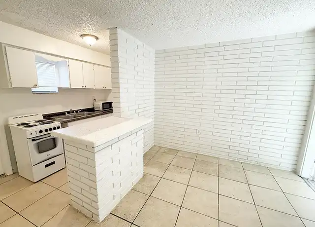 Property at 5733 Harding St Unit 8, Hollywood, FL, 33021, 1 bed, 1 bath, [object Object]