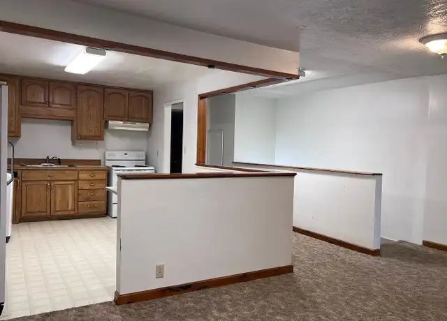 Property at 772 S Main St, Lebanon, OR, 97355, 1 bed, 1 bath, [object Object]