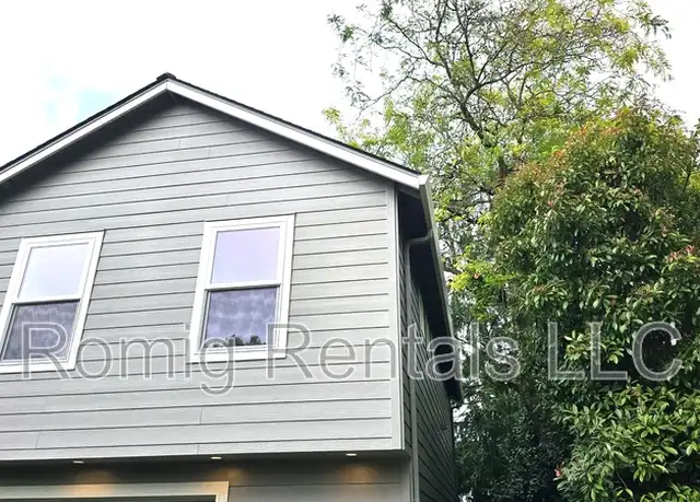 Property at 2111 E Mill Plain Blvd Unit A, Vancouver, WA, 98661, 2 beds, 1 bath, [object Object]