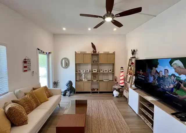 Property at 1904 NE 26th Dr Unit 2, Wilton Manors, FL, 33306, 1 bed, 1 bath, [object Object]