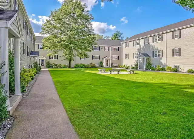 Property at Cranberry Court Apartments - 12-18 Tremont St, Kingston, MA, 02364, 1 bed, 1 bath, [object Object]