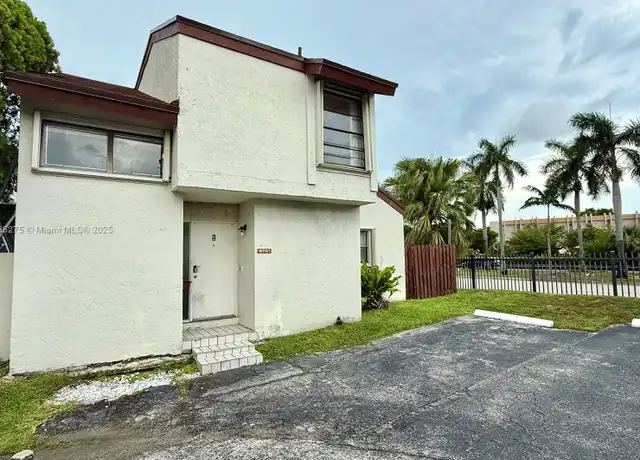 Property at 9701 NW 5th Ln #9701, Miami, FL, 33172, 3 beds, 2 baths, [object Object]