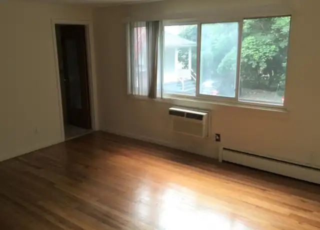 Property at 550 Whitney Ave Unit 13, New Haven, CT, 06511, 1 bed, 1 bath, [object Object]