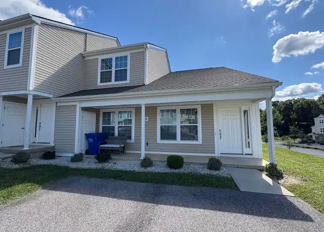 Property at 505 Twisted Oak Dr NW, Christiansburg, VA, 24073, 3 beds, 2 baths, [object Object]