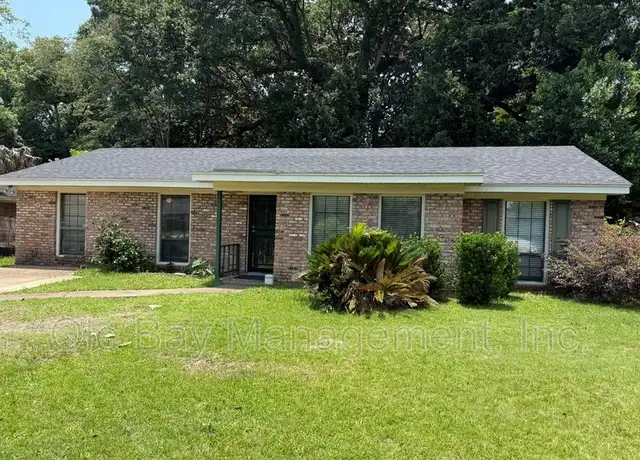 Property at 702 Ynestra Dr, Mobile, AL, 36609, 3 beds, 1.5 baths, [object Object]