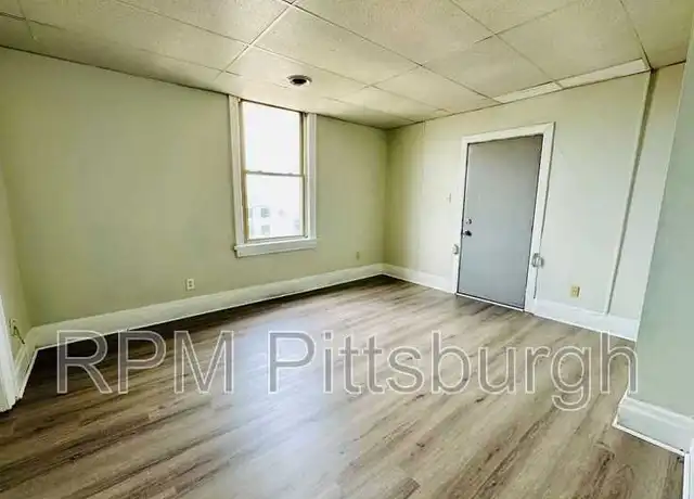 Property at 7500 Ellesmere St Unit 3, Pittsburgh, PA, 15218, 2 beds, 1 bath, [object Object]