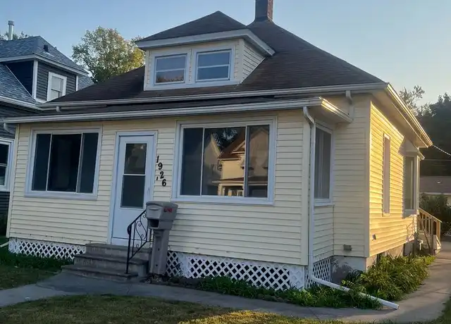 Property at 1926 3rd St, Moline, IL, 61265, 2 beds, 1 bath, [object Object]