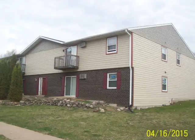 Property at 2304 Sunset Dr Unit 3, Eau Claire, WI, 54703, 2 beds, 1 bath, [object Object]