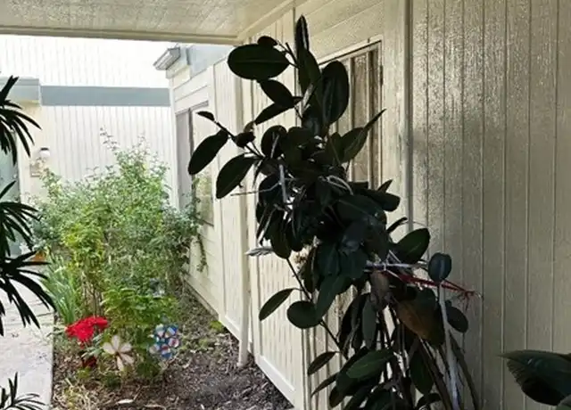 Property at 10475 Newhome Ave #3, Sunland, CA, 91040, 2 beds, 2 baths, [object Object]
