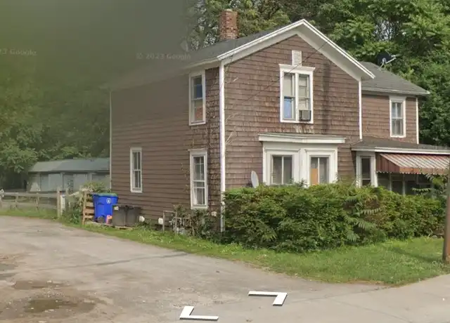 Property at 731 S Main St Unit 2, Medina, NY, 14103, 3 beds, 1 bath, [object Object]