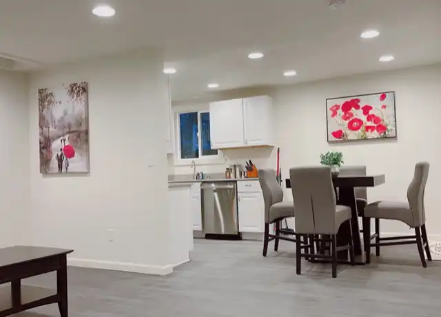 Property at 1014 NE 91st St, Seattle, WA, 98115, 1 bed, 1 bath, [object Object]