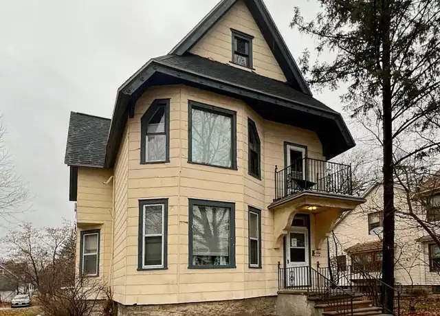 Property at 526 S Webster Ave Unit 1, Green Bay, WI, 54301, 2 beds, 1 bath, [object Object]