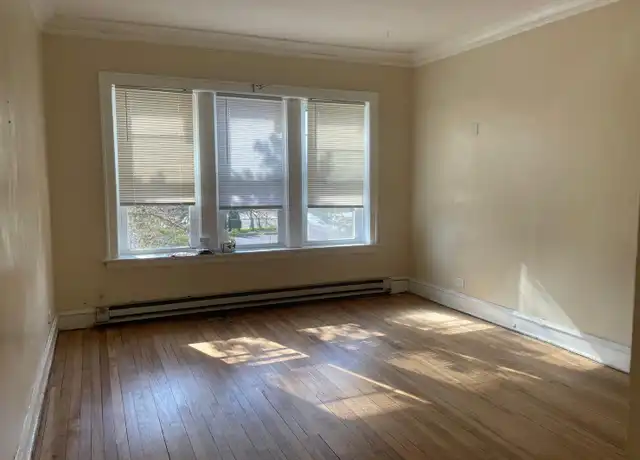 Property at 7511 S Chappel Ave Unit 2, Chicago, IL, 60649, 1 bed, 1 bath, [object Object]
