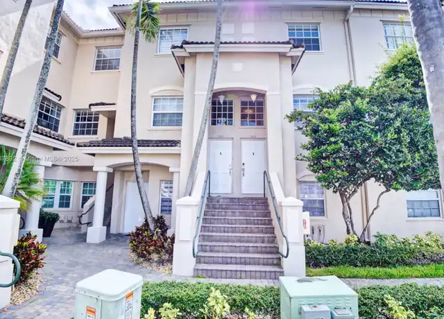 Property at 5630 NW 114th Ave, Doral, FL, 33178, 2 beds, 2.5 baths, [object Object]