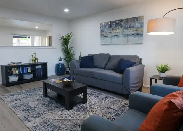 Property at 328 E Dunbar Dr Unit 3, Tempe, AZ, 85282, 6 beds, 2 baths, [object Object]