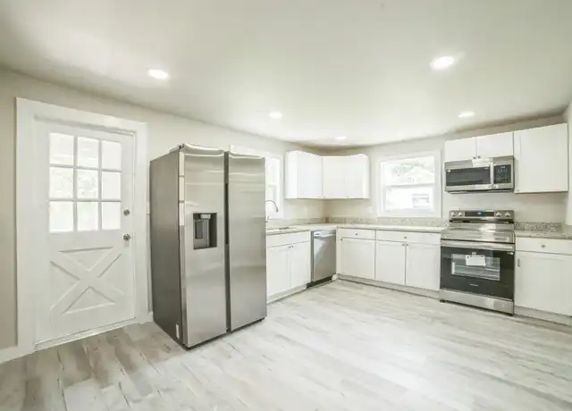 Property at 3823 Avenue R NW, Winter Haven, FL, 33881, 3 beds, 2 baths, [object Object]