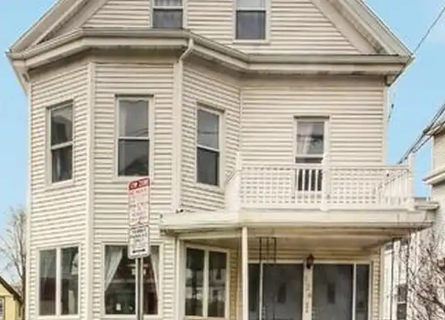 Property at 124 Walnut St, Somerville, MA, 02145, 3 beds, 1 bath, [object Object]