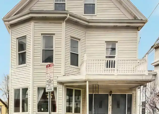 Property at 124 Walnut St, Somerville, MA, 02145, 3 beds, 1 bath, [object Object]