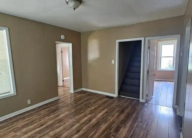 Property at 405 Abington St, Peoria, IL, 61603, 5 beds, 1 bath, [object Object]