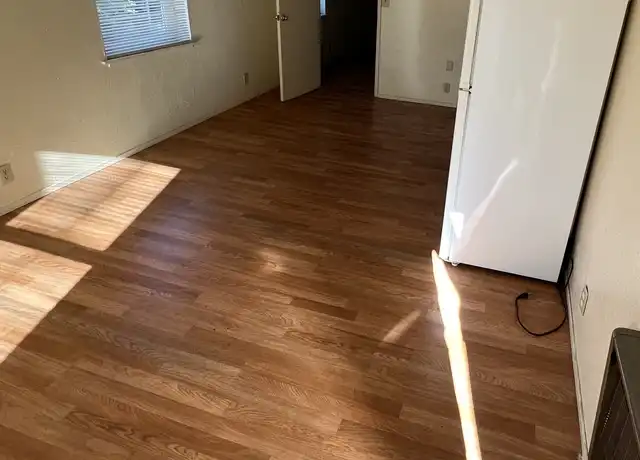 Property at 44 W Lake St, Weed, CA, 96094, 1 bed, 1 bath, [object Object]