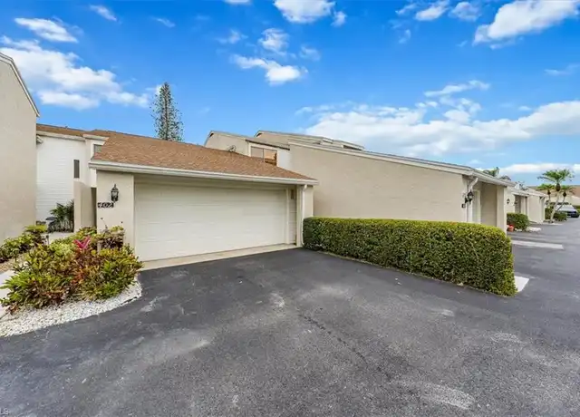 Property at 402 Bristle Cone Ln, Naples, FL, 34113, 2 beds, 2.5 baths, [object Object]