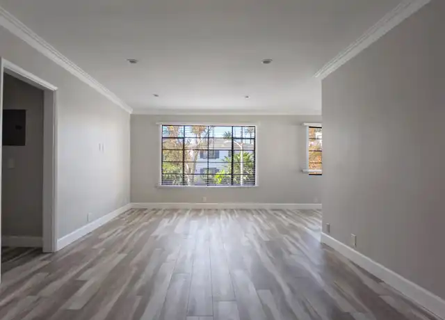 Property at 458 S Oakhurst Dr Unit 1, Beverly Hills, CA, 90212, 1 bed, 1 bath, [object Object]