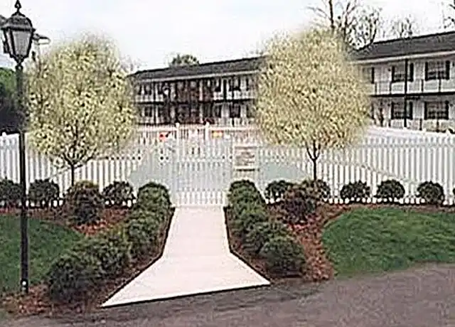 Property at Brandemere - 1920 Garden Ct S, Akron, OH, 44312, 2 beds, 1 bath, [object Object]