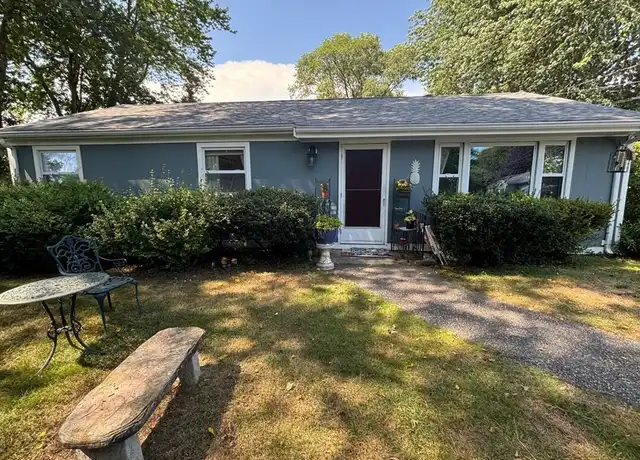 Property at 6 Hickory Ave, Middletown, RI, 02842, 3 beds, 1 bath, [object Object]