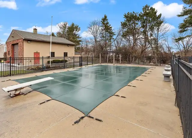 Property at 178 School St Unit 178, Woburn, MA, 01801, 3 beds, 1.5 baths, [object Object]