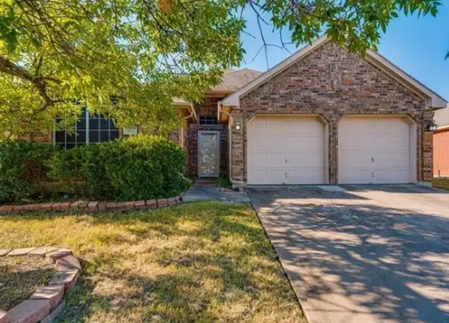 Property at 402 E Lynn Creek Dr, Arlington, TX, 76002, 3 beds, 2 baths, [object Object]