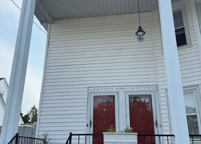 Property at 319 Smithfield Rd, North Providence, RI, 02904, 3 beds, 1 bath, [object Object]