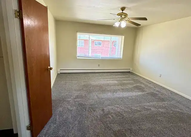 Property at 1706 Bloomfield Ave #3, Kalamazoo, MI, 49001, 1 bed, 1 bath, [object Object]