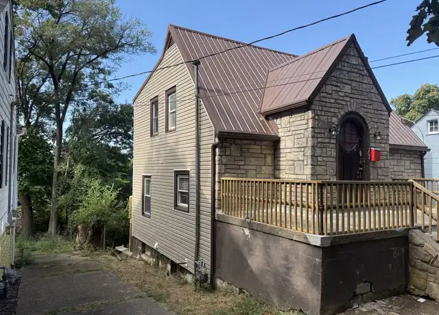 Property at 707 Clinton Ave, Charleston, WV, 25302, 3 beds, 2 baths, [object Object]